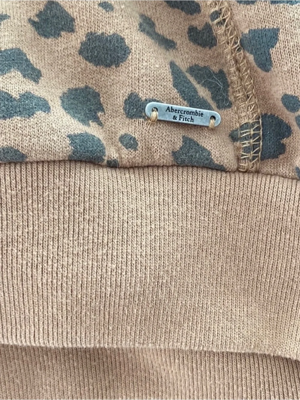Abercrombie & Fitch XS soft fleece leopard hoodie - Picture 3 of 11
